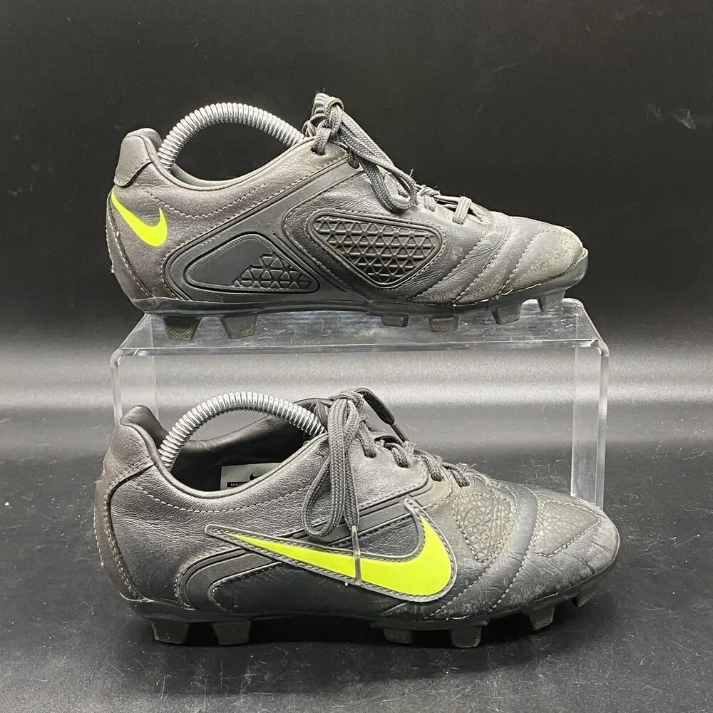 Nike CTR 360 2011 Rare 429538-070 Youth Size 2.5Y Soccer Cleats Shoes GUC